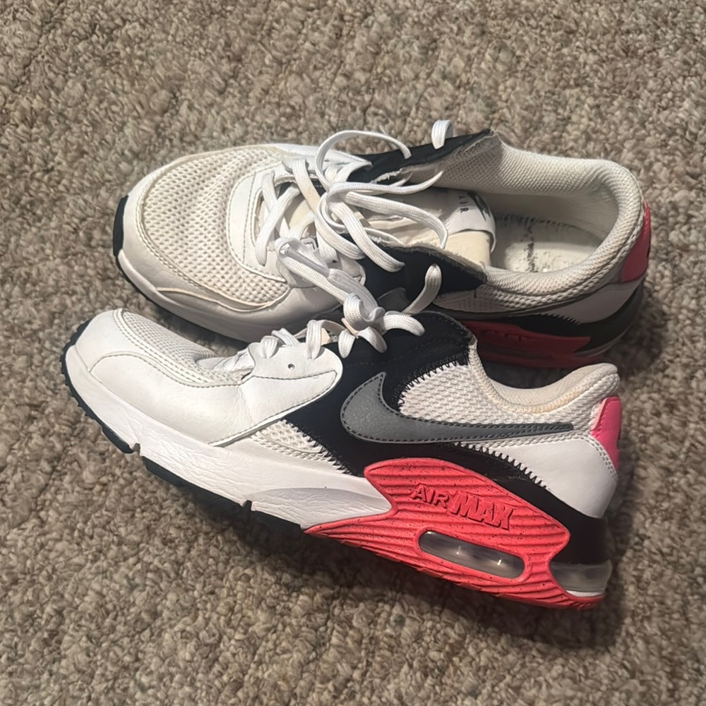 Nike Air Max Sneakers White and Pink